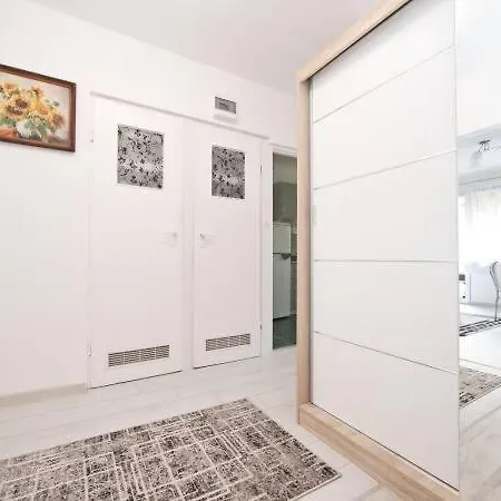 Nowakowka 2 Sypialnie W Centrum Stronia Slaskiego Строне-Слёнске