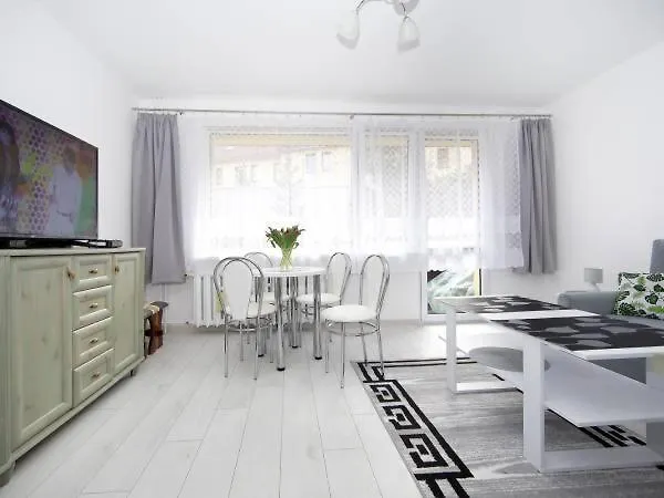 Nowakowka 2 Sypialnie W Centrum Stronia Slaskiego Строне-Слёнске